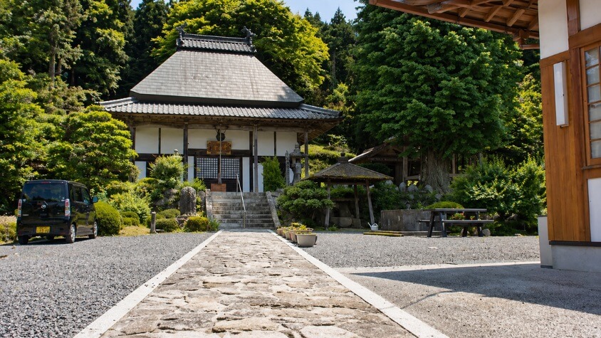 霊山寺(本堂正面)