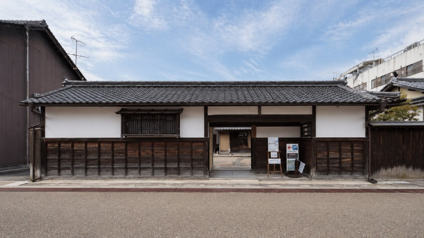 入交家住宅(正面)